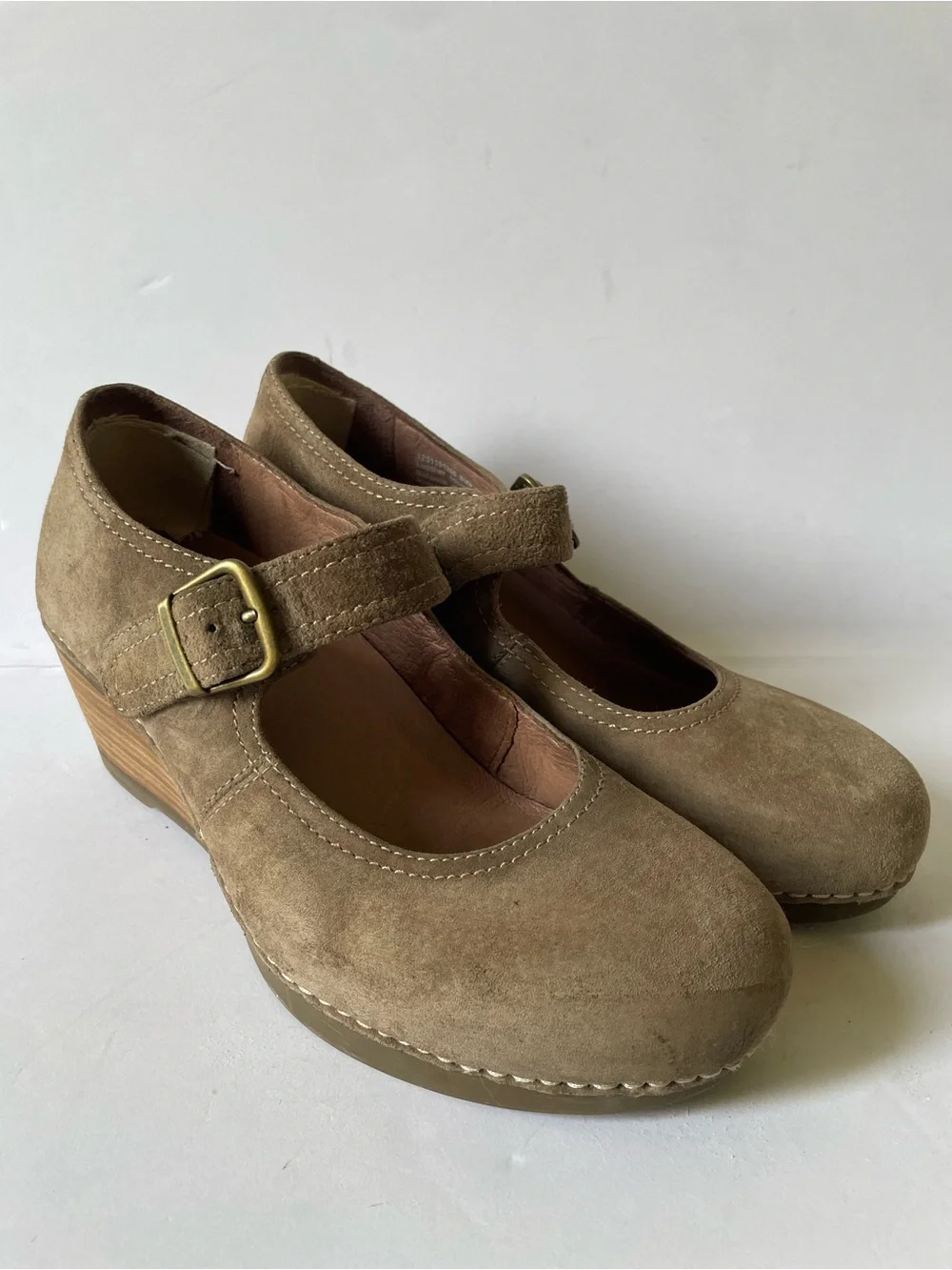 Women’s Dansko Wedges Mary Jane Shoes Suede Brown Taupe Buckle Round Toe 40 9.5